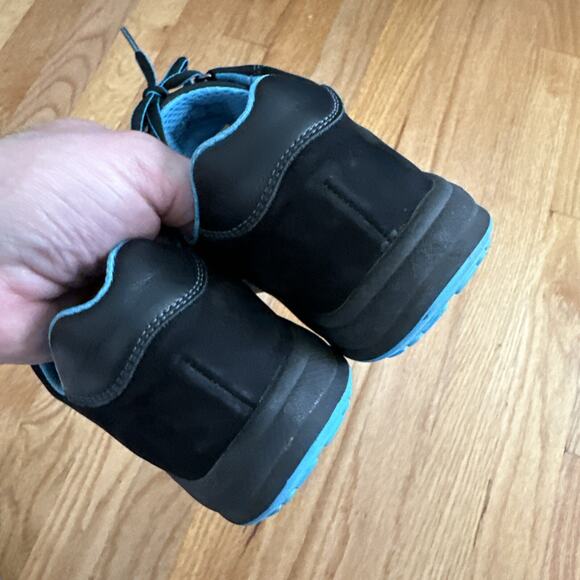 SAS SPORTY WOMEN’s SZ 9 M BLACK tennis Shoe Woth Blue Soles - 107 - Picture 11 of 16